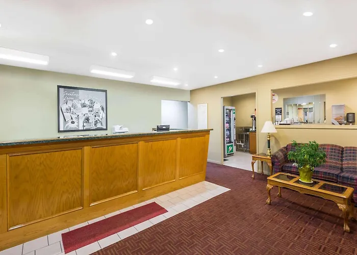 Super 8 By Wyndham Chanute