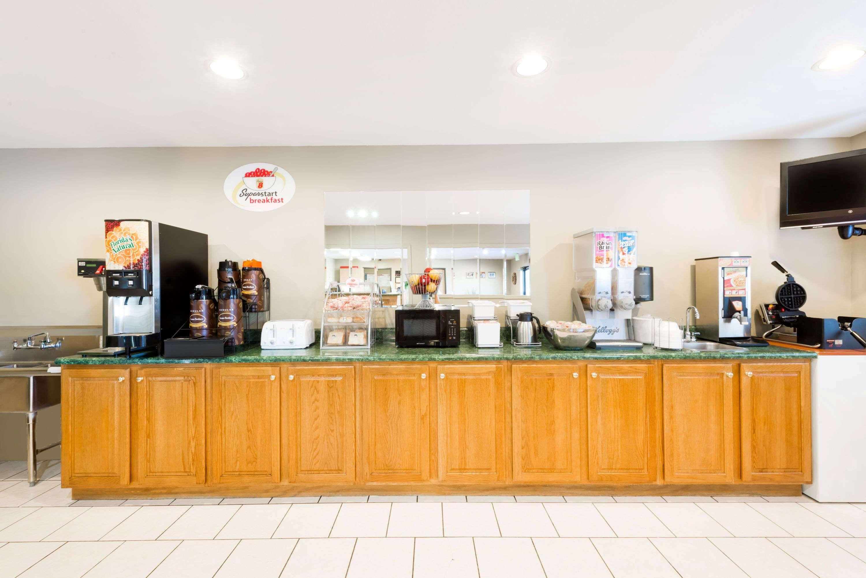 Super 8 By Wyndham Hotel Chanute