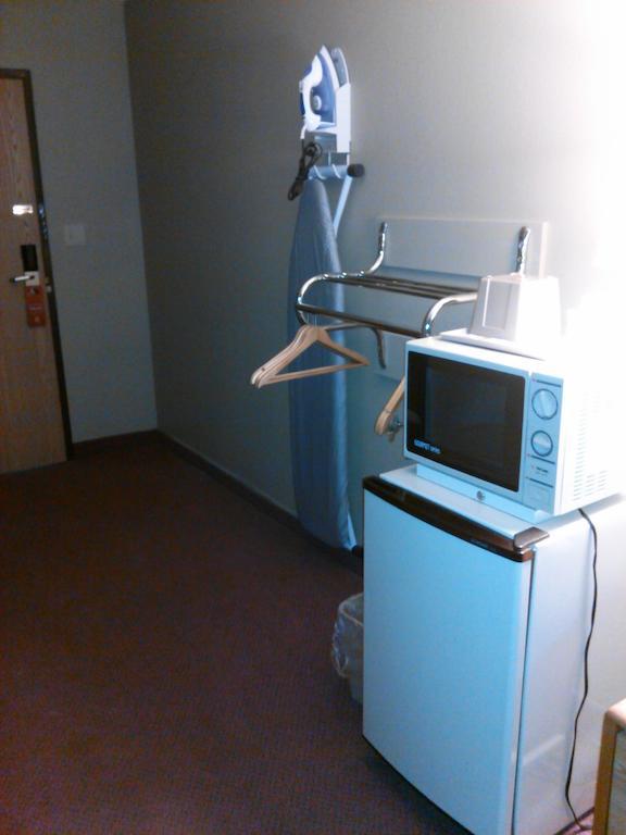 Super 8 By Wyndham Hotel 2*