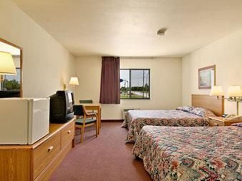 Super 8 By Wyndham Hotel