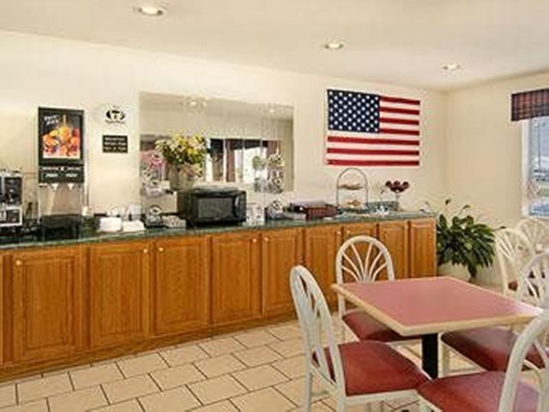 Hotel Super 8 By Wyndham 2*